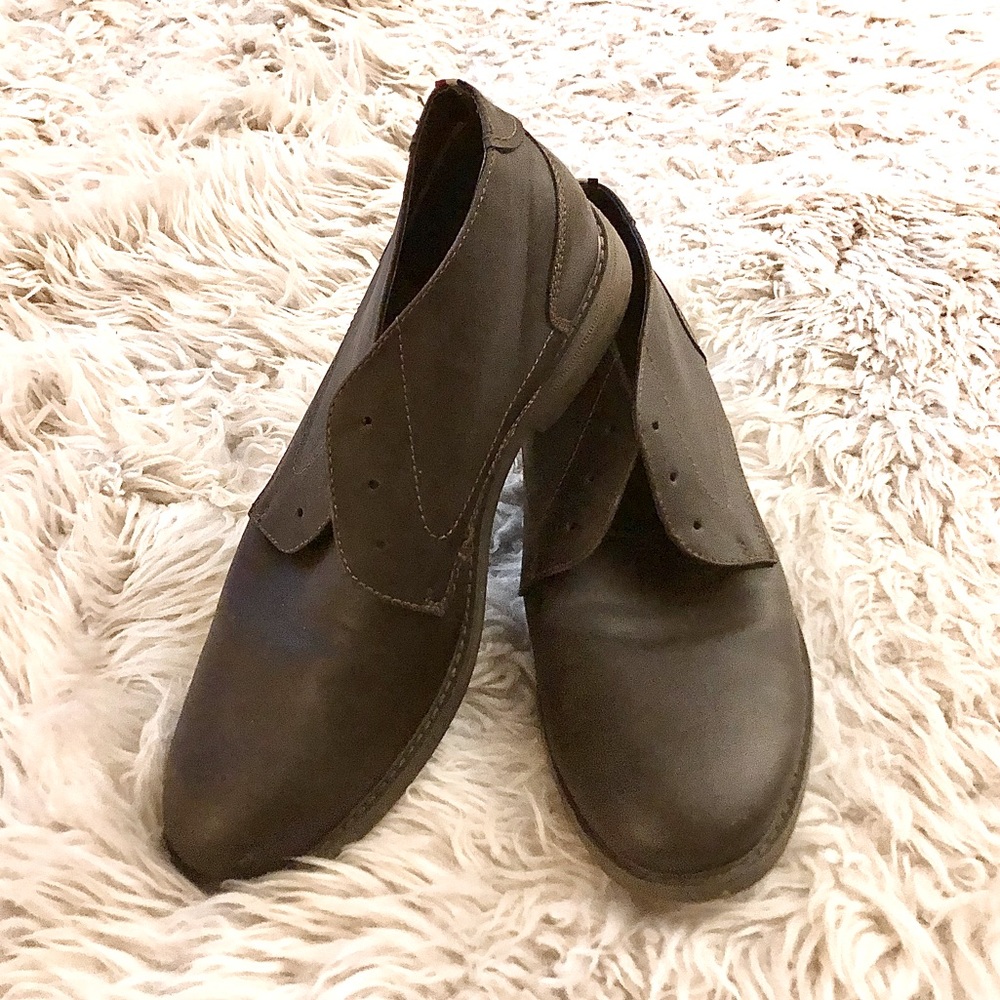 IZOD Brown Desert / Chukka Boots